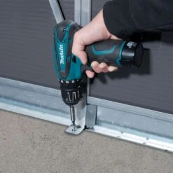 11' X 13.1' Palram Canopia Yukon Dark Grey Skylight Plastic Shed (3.32m X 3.93m) 26 11' X 13.1' Palram Canopia Yukon Dark Grey Skylight Plastic Shed (3.32m X 3.93m) -Lifetina Shop 12 705159 11x13 palram canopia yukon shed feature7 min