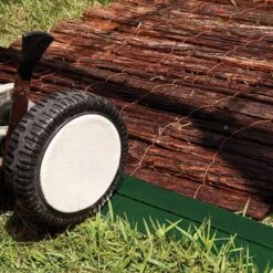 8' X 8' Palram Canopia Balance Green Greenhouse (2.47m X 2.44m) -Lifetina Shop 701924 balance 8x8 green greenhouse close up7 min 1